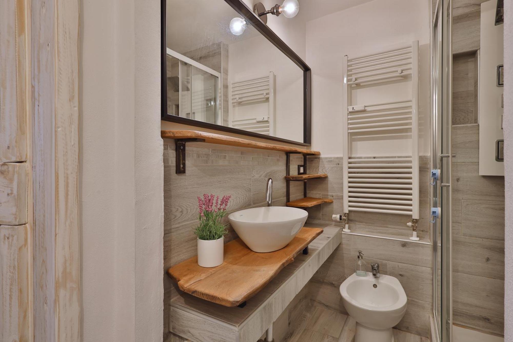 Quiet House In Navigli Sleeps 4 Milan